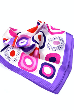 プチシルクスカーフ 絹100％ 丸角柄　紫色