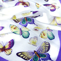 スカーフ　シルク100%　蝶々　白色